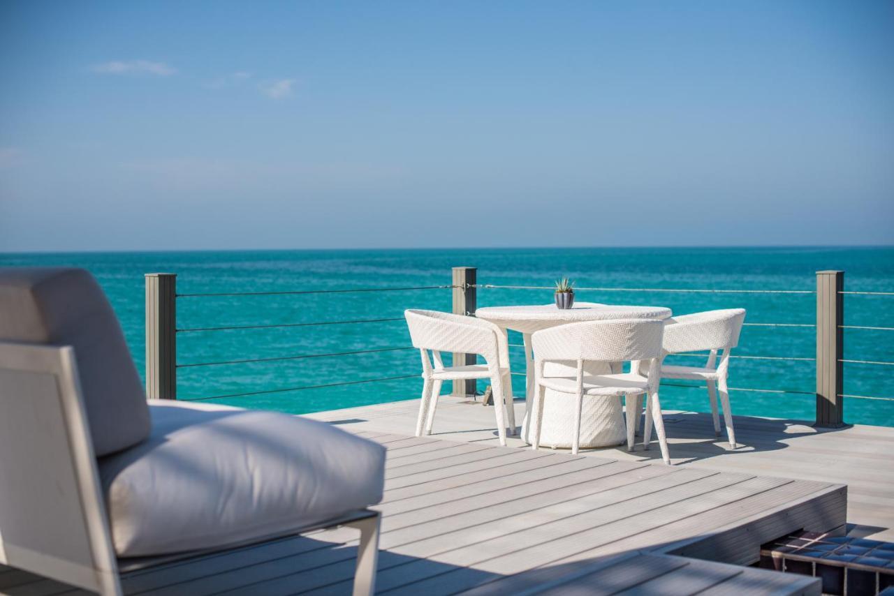 Hotel Nurai Island, Saadiyat Abú Dhabí Exteriér fotografie View from the deck of a villa at Atlantis Paradise Island
